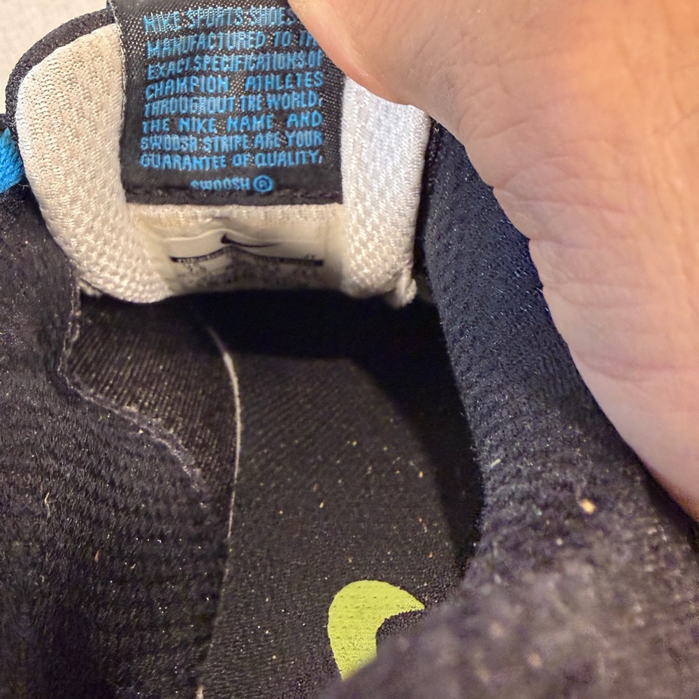 Nike Kids Black and Neon Green Sneakers - Picture 11 of 13